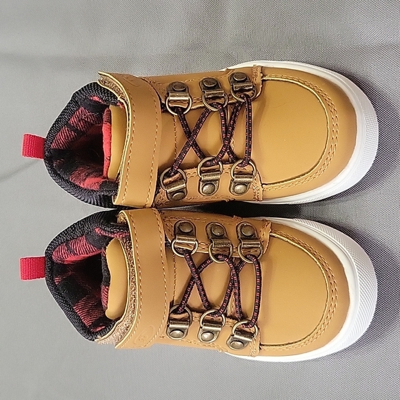 NEW Dr. Scholl's Boys Bohdi Shoes - Picture 2 of 5